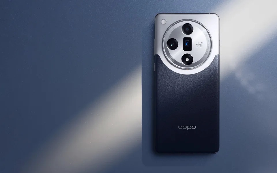 Oppo Find X7 Ultra Breaks Ground with Dual Periscope Cameras and Flagship Prowess