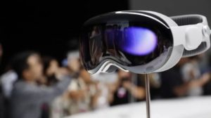 Apple Unveils Next-Generation Headphones: Introducing Apple Vision Pro