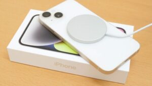 iOS 17.2 Unleashes Qi2 Wireless Charging Standard for iPhone 13 and Hints at Future iPhone Evolution