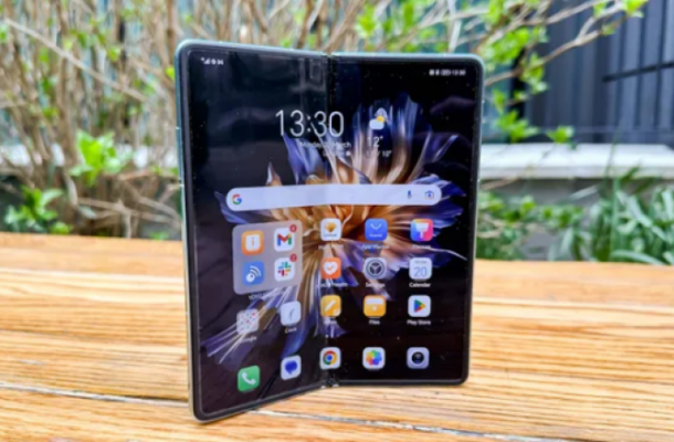 Honor Magic V2: The Thinnest Foldable Tech Device Set to Wow European Markets | Ghanaguardian.com Honor Magic V2: The Thinnest Foldable Tech Device Set to Wow European Markets