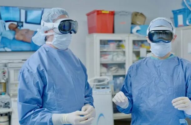 Apple's Vision Pro Revolutionizes Surgical Procedures: A Glimpse into the Future of Medicine