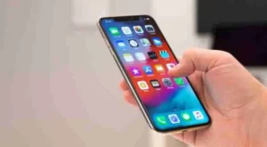 Decoding the Meaning Behind iPhone's Green and Orange Lights