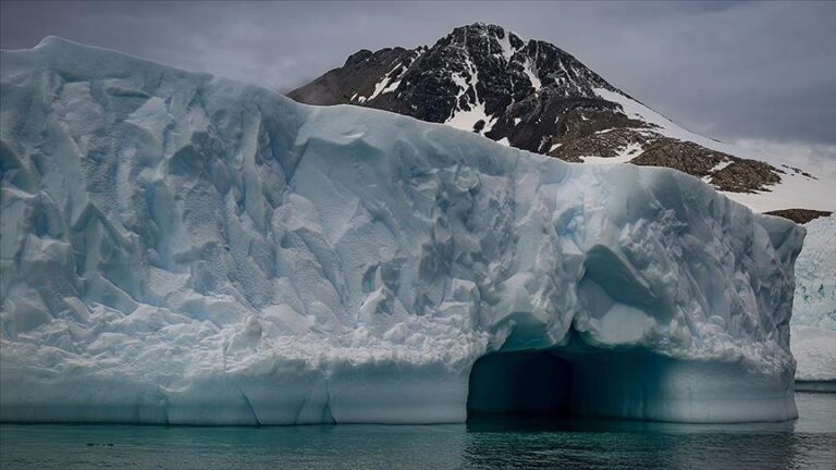 Massive Iceberg Breaks Off from Antarctica
