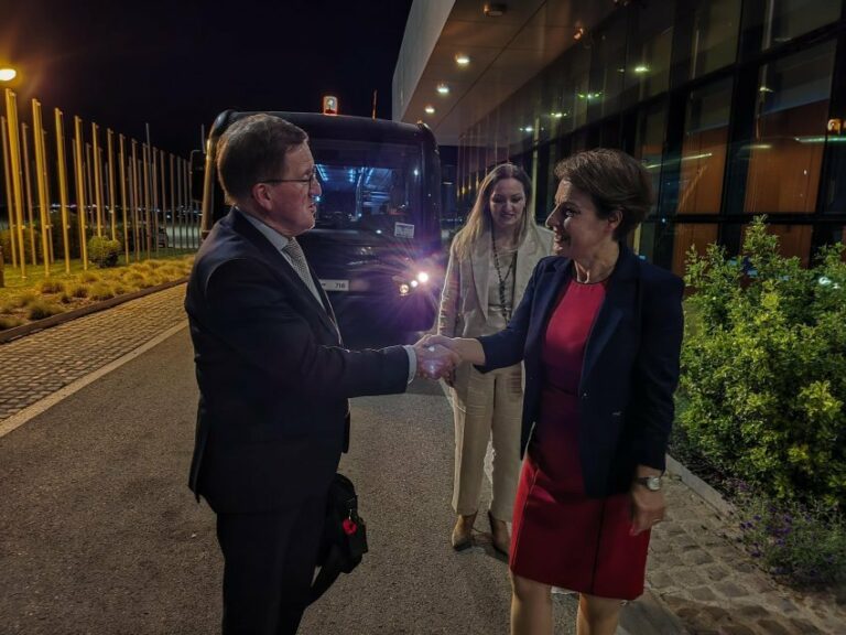 The Savior, Robertson, Arrives in Kosovo