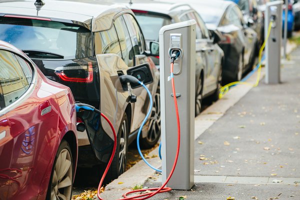 Revolutionary Car Battery Charges in 5 Minutes: A Game Changer for Electric Vehicles