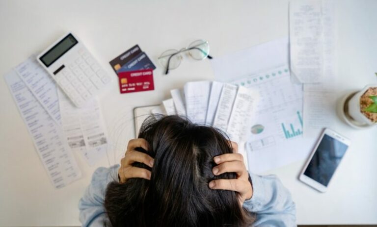 AI Outperforms Human Analysts in Financial Investments: New Study Reveals