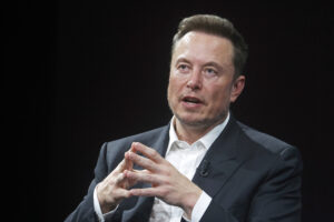 Musk: Tesla to Deploy Humanoid Robots by Next Year