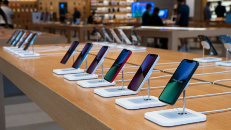 All Four iPhone 17 Models Set for Major Camera Upgrades