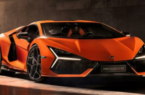 Lamborghini's Masterpiece: The V8 Engine with 100 "Horses" per Cylinder