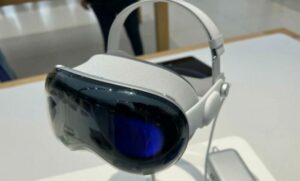 Apple Unveils Thought-Controlled Device with Synchron's Breakthrough Brain-Computer Interface