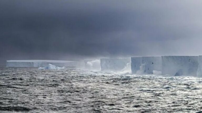 The World's Largest Iceberg Spins in the Ocean Trap