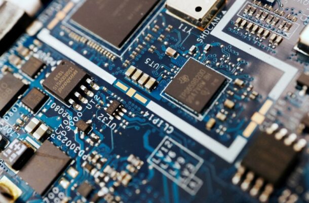 China Warns Japan of Economic Repercussions Over Chip-Making Technology Restrictions