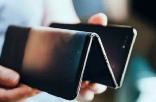 Huawei Unveils World’s First Three-Screen, Dual-Fold Smartphone