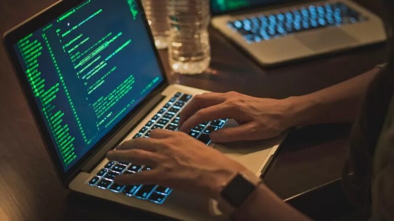 Seventeen Arrested in Major Computer Fraud Operation Across Albania