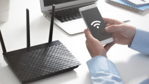 Apple Explores Mobile Connectivity for Future Devices: What’s Next for MacBooks and More?