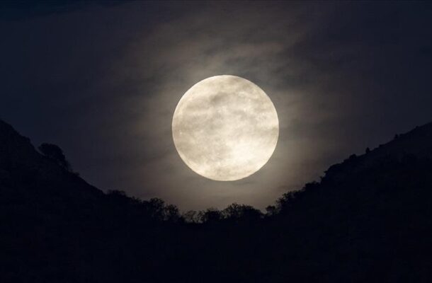NASA Postpones Artemis Moon Mission Amid Safety Concerns