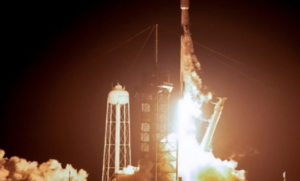  SpaceX Embarks on Historic Lunar Mission: Pioneering Private Landers to the Moon