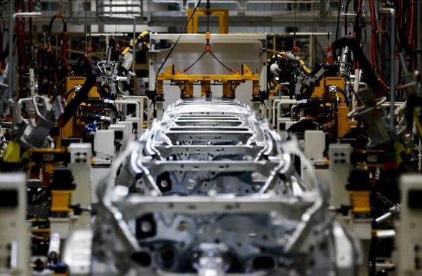 Tesla Leads Global Automaker Market as Chinese Brands Intensify Competition