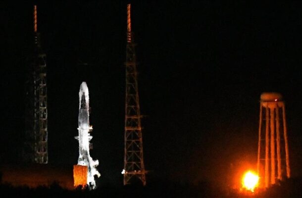  New Glenn Rocket Marks Major Milestone: Jeff Bezos Takes on Elon Musk in Space Race