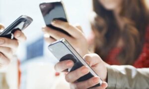 EU Mandates Smartphone Battery Life Labels in Push for Consumer Transparency