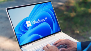 Microsoft Intentionally Slows Down Windows 11 to Boost Battery Life