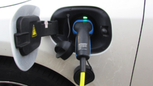 Can Electric Cars Be Charged Through Generators? Exploring the Off-Grid EV Dilemma