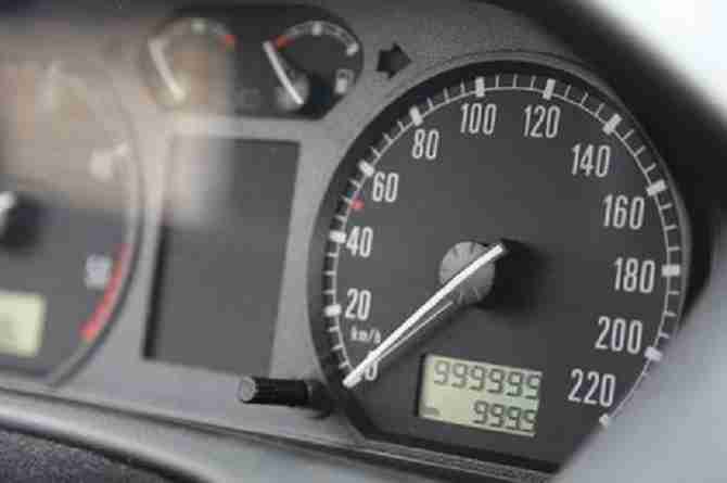 How to Detect Mileage Reversal Scams When Buying a Used Car