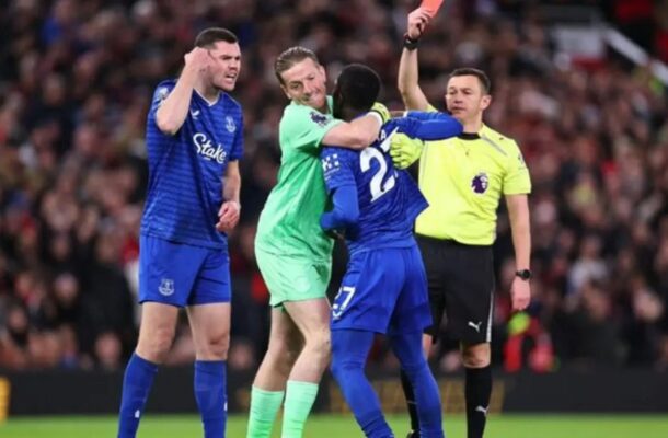 Gueye slaps Keane | Ghanaguardian.com