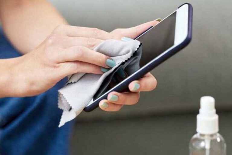 Beware of This Dangerous Bacteria on Your Cell Phones!